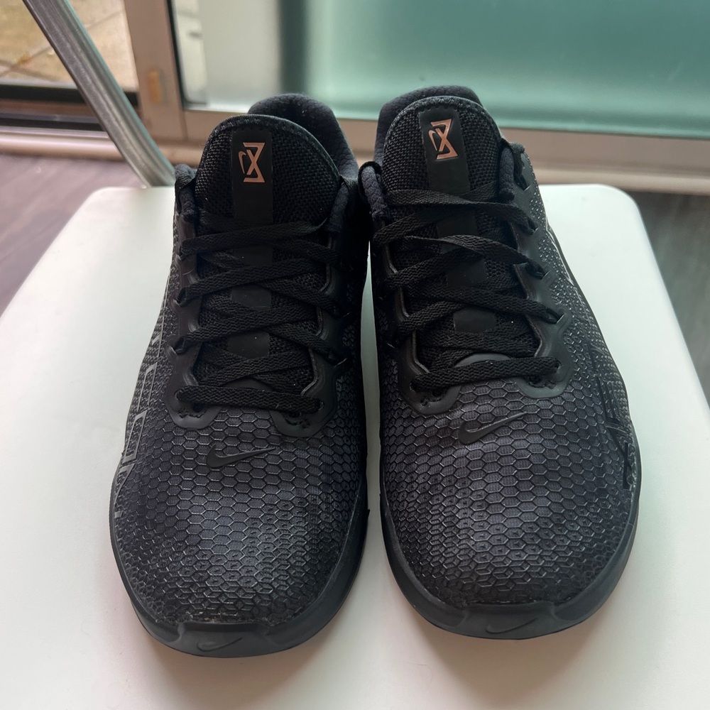 NIKE Metcon 3 with extra heel lift